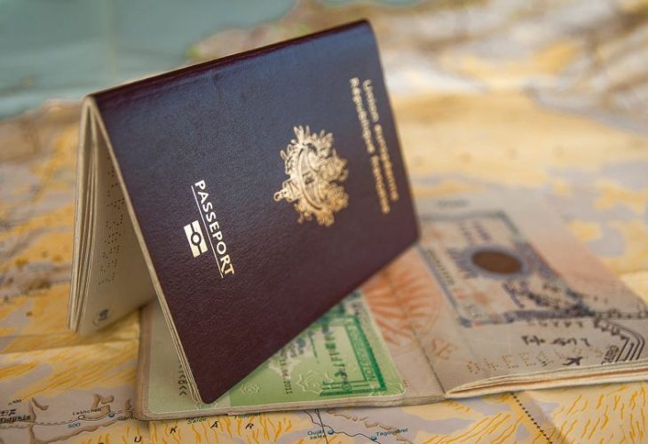 Passeports, cartes d'identité